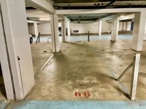 F2 climatisé, piscine, parking, tout à pied