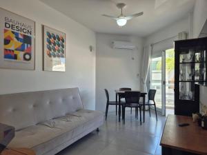 Apto Ingleses Norte a 100m da praia