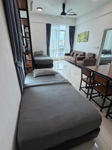 Infinity pool Sutera Avenue family suite Free Wifi -Parking