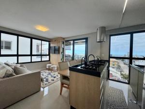 Residencial Alana - Lindo Apto a 200m da Praia de Palmas com Vista pro Mar