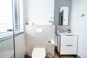 430 Riverlands - Studio Apartment with AC and Parking