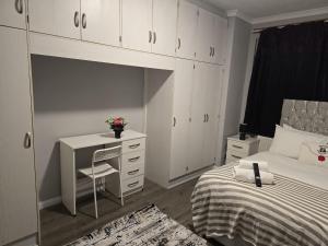 Heathrow roomzzzz BnB