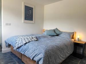 The Boat House Waterside Home