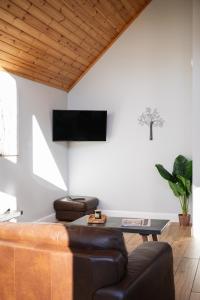 Kestrel Lodge 3 with Hot Tub