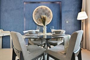 Luxury 1BR, Long Stays & Walk to Burj Khalifa, High Speed Internet