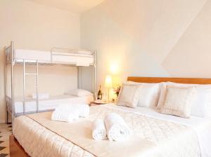 AQUARAMA - Lakefront Apartment with Pool Access & Free Parking