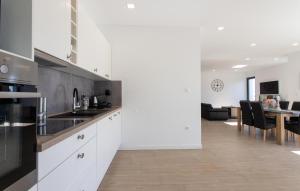 3 Bedroom Stunning Home In Kastel Novi