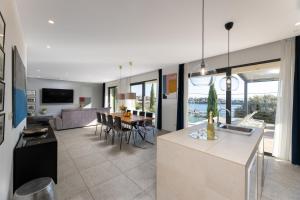 Villa White Palm Excelsior