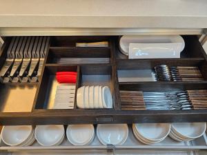 Jongno Hanok Family accommodation 3 rooms 2 bathrooms Dongmyo DDP Urban relaxation Gyeongbokgung Palace Modern Hanok Spacious deck Free luggage storage