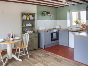 Teifi Cottage - Uk49590