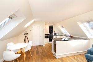 JOIVY Lovely Flats in Edinburgh City Centre