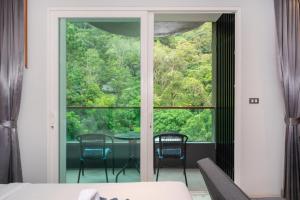 Private apartment at Emerald Terrace by Lofty