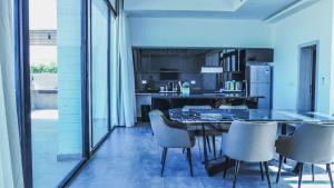 Luxurious 5bdrooms villa Somabay