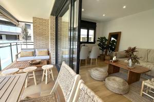 APARTMENT with POOL in QUIET AREA