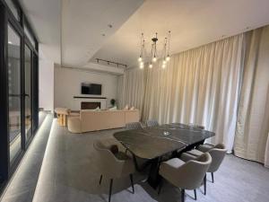 Luxurious 5bdrooms villa Somabay