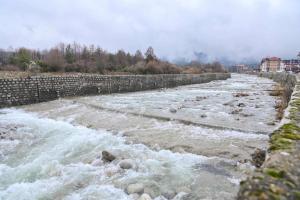 Riverside 1BR in Downtown Near Ski Lift by Flat Mаnаger