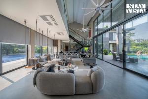 StayVista at Acasa with Pool, Lawn