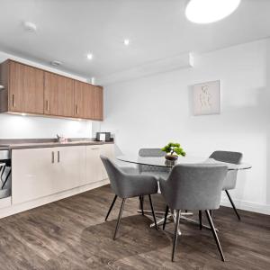 Cozy 2 Bed Apartment - Jewellery Quarter - Balcony - Parking - Fast Wi-Fi 97MW