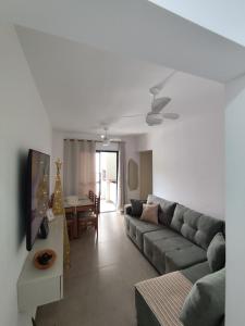 lindo apartamento 2 dormitórios martim de sá pé na areia 32 C Juliana