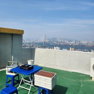 Busan Style, Busan Yeongdo, Full Ocean View, Rooftop Camping Sensation, Remodeling, Beam Projector, Parking Support,3 Rooms