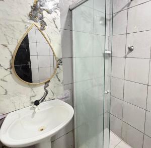 Quarto privado no centro 103