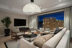 Premium Penthouse in Tromsø - Northern lights, City, Sea & Mountain view - free parking in garage