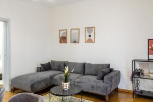 Athenian sunlit central flat!