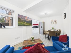 4 Bed 2 Bath Contractors Long Stays Parking Fast Wi-Fi