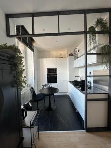 Magnifique T2 avec parking privatif proche Gare, salle de concert, centre ville