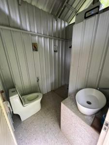 Sitinggil muncul Glamping and Villas