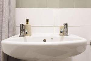 Cardiff Comfort House 5 Beds with Fast Wi-Fi