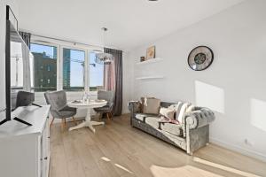 Pure Home Premium Apartments - Free Parking & AC