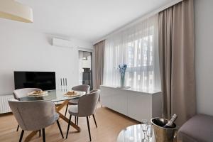 Pure Home Premium Apartments - Free Parking & AC