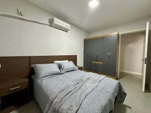 Uma quadra do mar, mobiliado, excelente localização