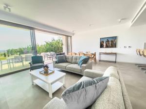 Azure Breeze Villa - Roof Garden & Sea Views