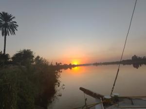 Nile SE Dahabiya private nile cruise