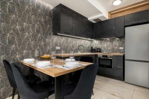 Komfortowy Apartament z prywatnym ogródkiem i parkingiem w Bielsko-Białej by Noclegi Renters