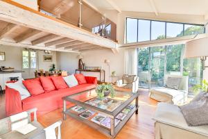 QUAI 3 loft moderne et lumineux les pieds dans leau