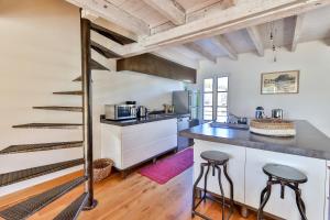 QUAI 3 loft moderne et lumineux les pieds dans leau