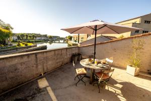 QUAI 3 loft moderne et lumineux les pieds dans leau