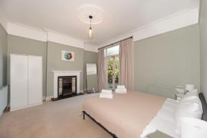 Beautiful 2BR flat in leafy suburb - Pass the Keys