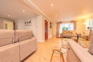 Sutherland House Modern & Elegant Home - Pass the Keys