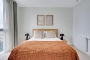 Blueground Canary Wharf balcony nr Wharf LON-163