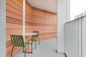 Blueground Nine Elms rooftop pool nr Thames LON-682