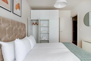 Blueground Spitalfields terrace nr St Mary’s LON-680