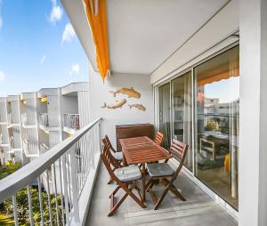 Appart moderne, piscine, parking proche des plages