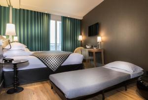 Hotels Hotel Acanthe - Boulogne Billancourt : photos des chambres