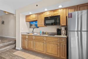 Beach Cove Resort Unit 423 Oceanfront Condo with Balcony