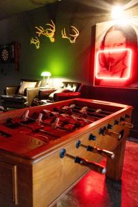 Luxury Stay Near Downtown with Speakeasy and Games