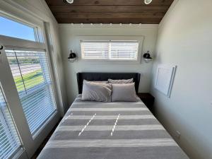 The Cozy Cloud with Pool and Hot Tub